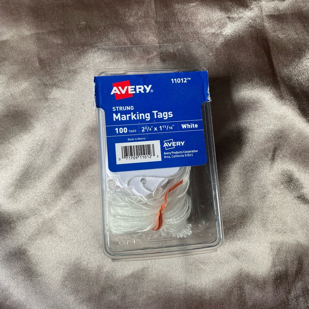 strung marking tags